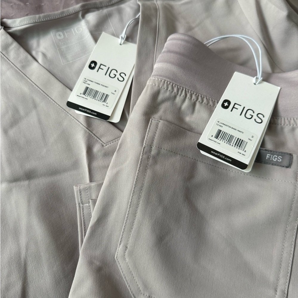 Figs Women's Scrubs in Soft Gray